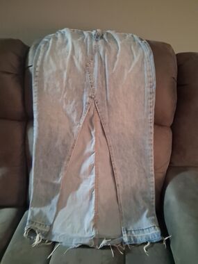 Rewash Light Wash High-Low Denim Skirt with Raw Hem